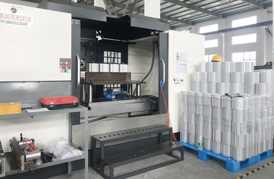 Vízszintes megmunkálási központ